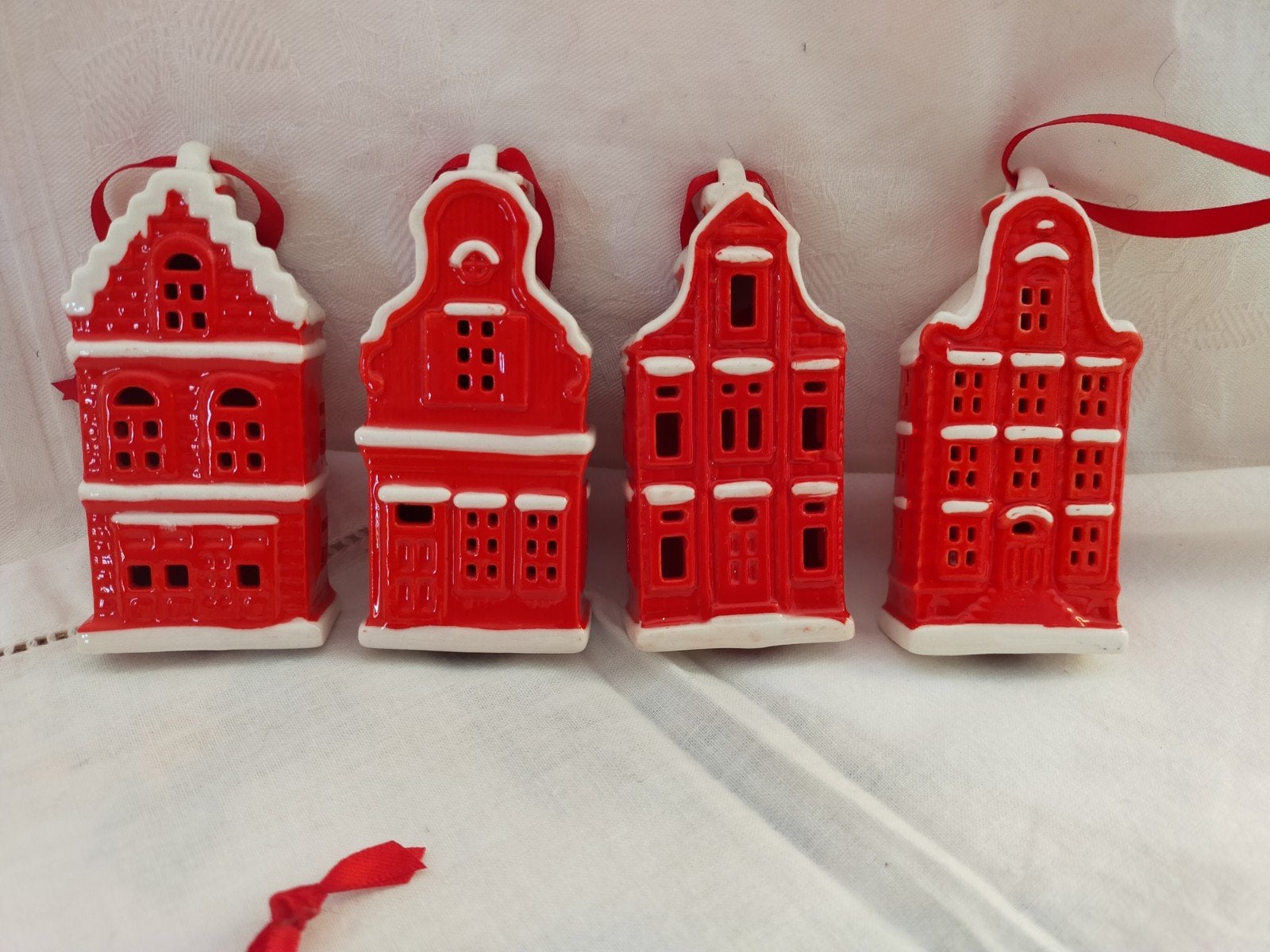 12 postcode loterij kerst hangers,  met lintjes, € 1.50- p s, Ophalen of Verzenden