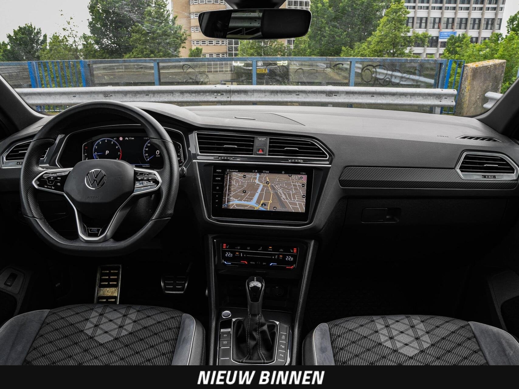 Volkswagen Tiguan 1.5 TSI 150 PK DSG R-Line Black Style | Tr, 15 km/l, 4 cilinders, 150 pk, SUV of Terreinwagen