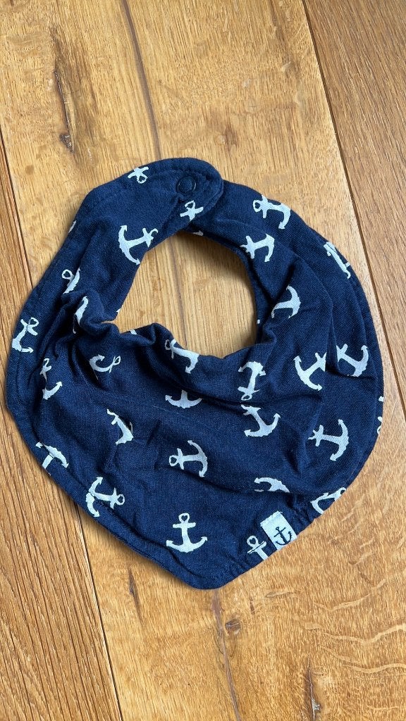 Baby bandana / sjaaltje H&M donkerblauw met ankers - nieuw!, Kinderen en Baby's, Babykleding | Mutsen, Sjaals en Wanten, Ophalen of Verzenden