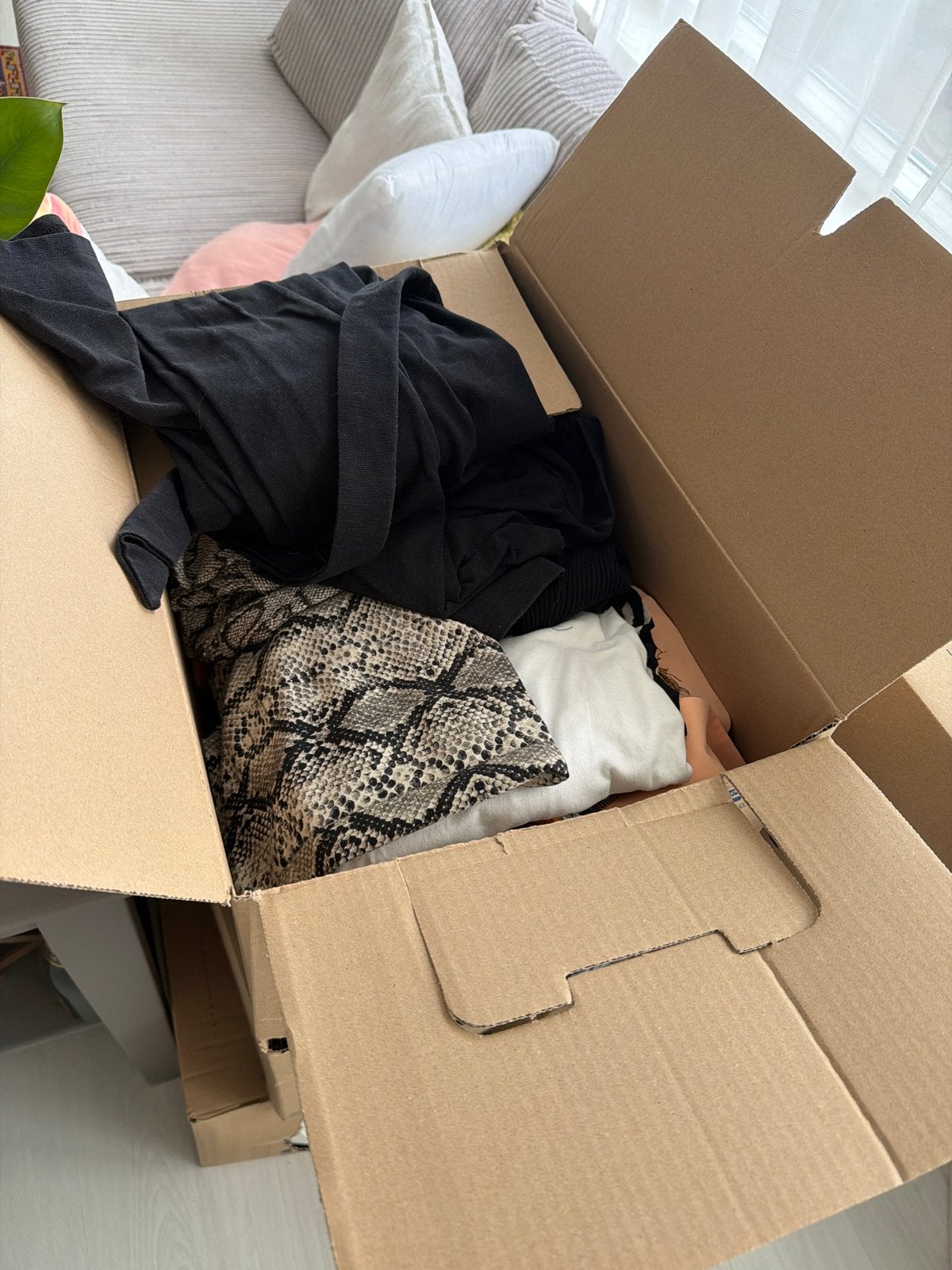 Grote partij kleding en schoenen - 6 dozen vol!, Kleding | Dames, Ophalen, Gedragen