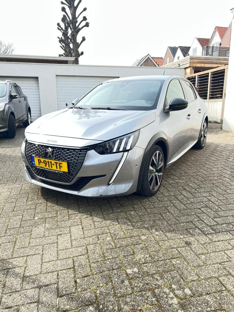 Peugeot 208 1.2 Puretech GT 100pk 2021 Grijs zeer zuinig, Auto's, Peugeot, Zwart, 49 €/maand, 1200 kg, Particulier
