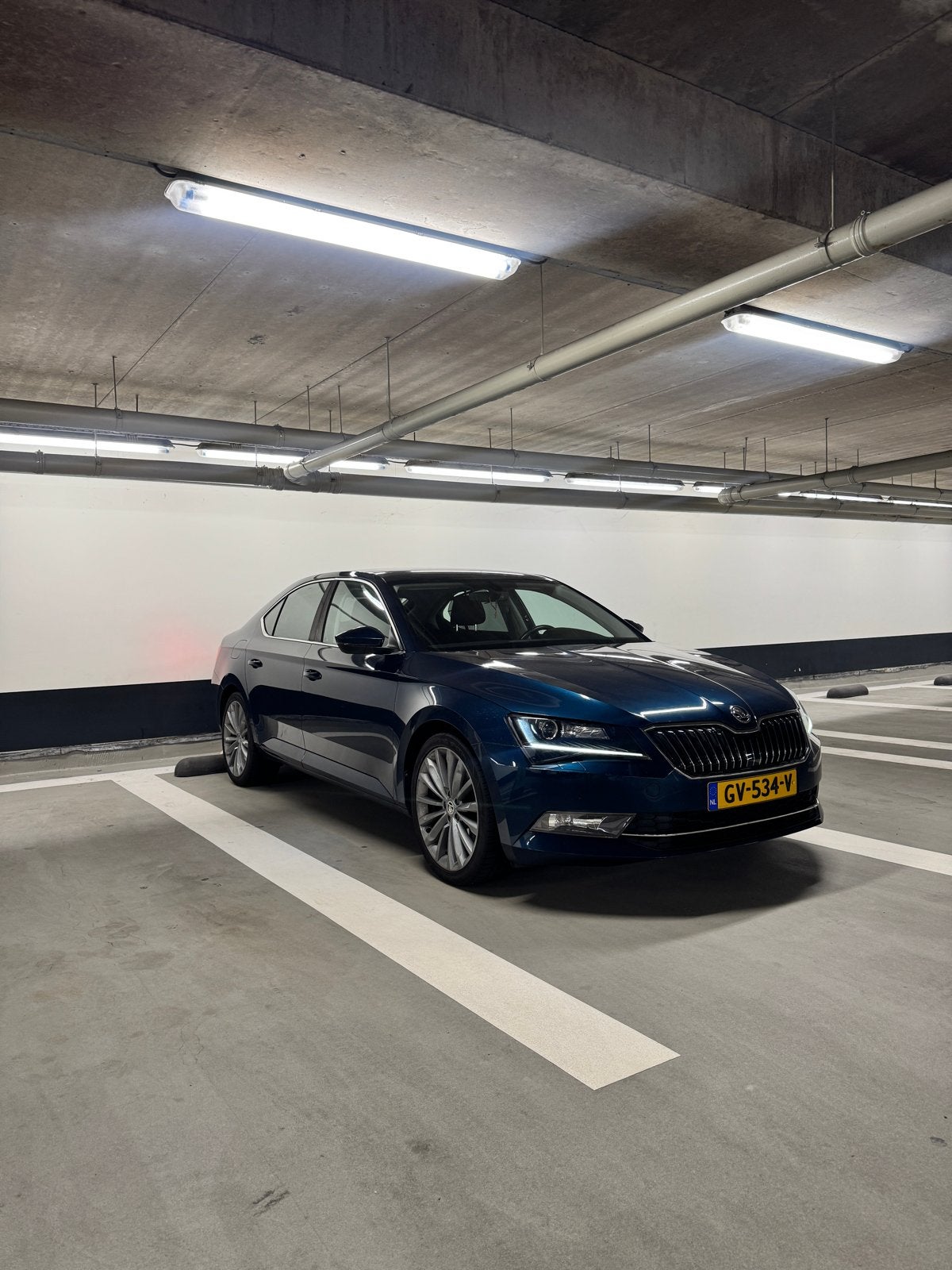 Skoda Superb 1.4 Turbo 16V 103KW DSG 2016 Blauw, Auto's, Skoda, 1325 kg, 4 cilinders, Blauw, Origineel Nederlands