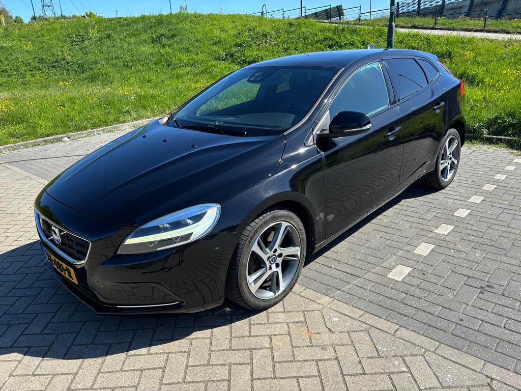 Volvo V40 2.0 T5 Geartronic 2016 Zwart Voll Optie!!, Euro 5, Zwart, 4 cilinders, Zwart