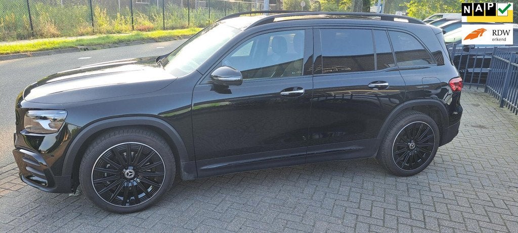 Mercedes-Benz GLB 200 AMG Line Nightpack Automaat, Auto's, Mercedes-Benz, 4 cilinders, SUV of Terreinwagen, 84 €/maand, 1332 cc