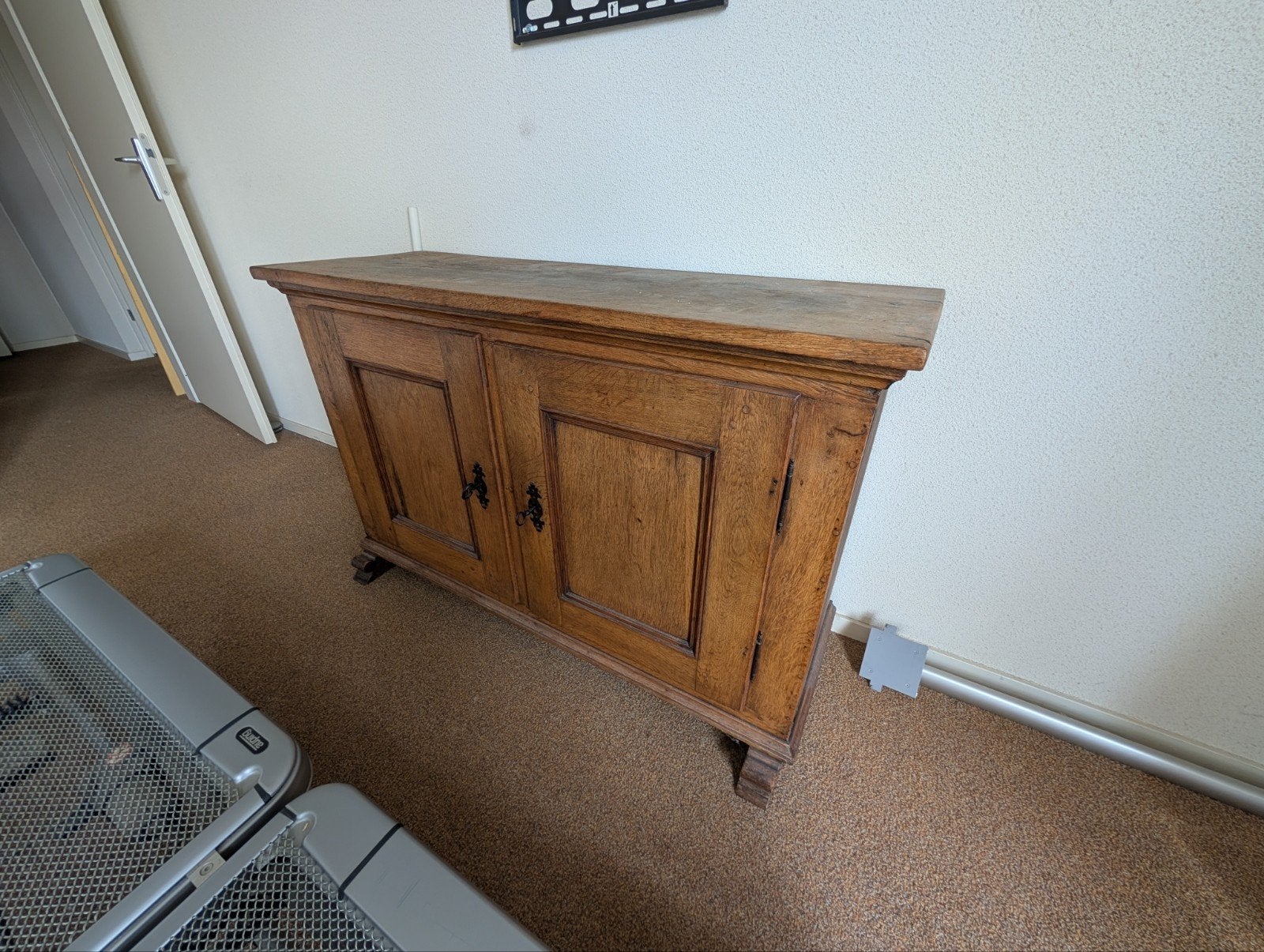 Antiek eiken dressoir met twee deuren, Antiek en Kunst, Ophalen