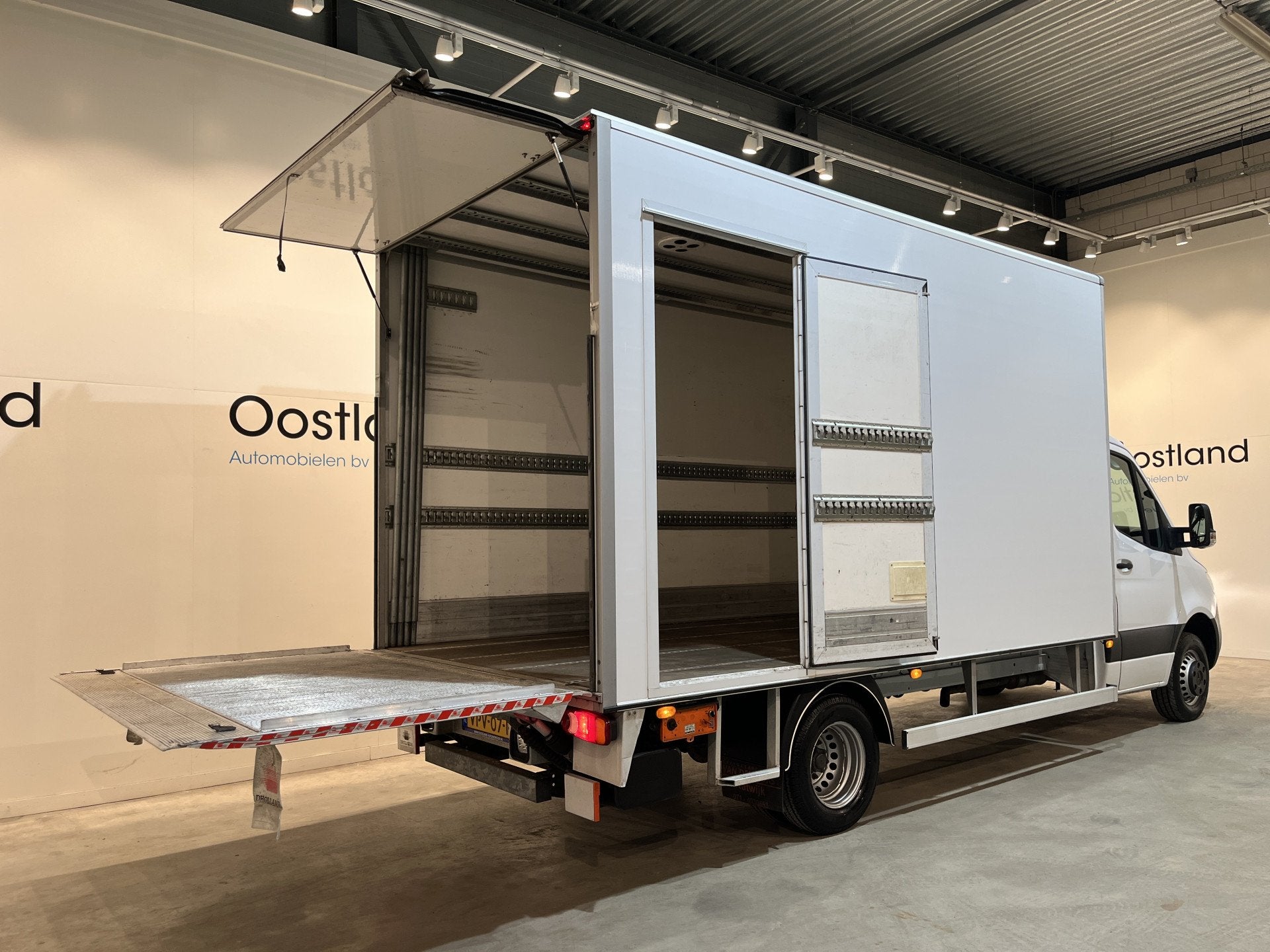 Mercedes-Benz Sprinter 515 CDI L3 RWD Automaat N2 Bakwagen m, Automaat, Gebruikt, 150 pk, Wit