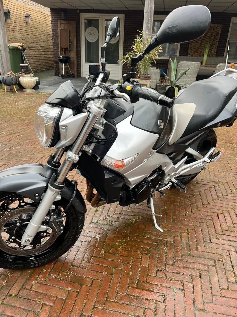 Suzuki GSR 600 - Goed onderhouden, lage kilometerstand, Sportuitlaat, 4 cilinders, Motorrijbewijs A, Particulier