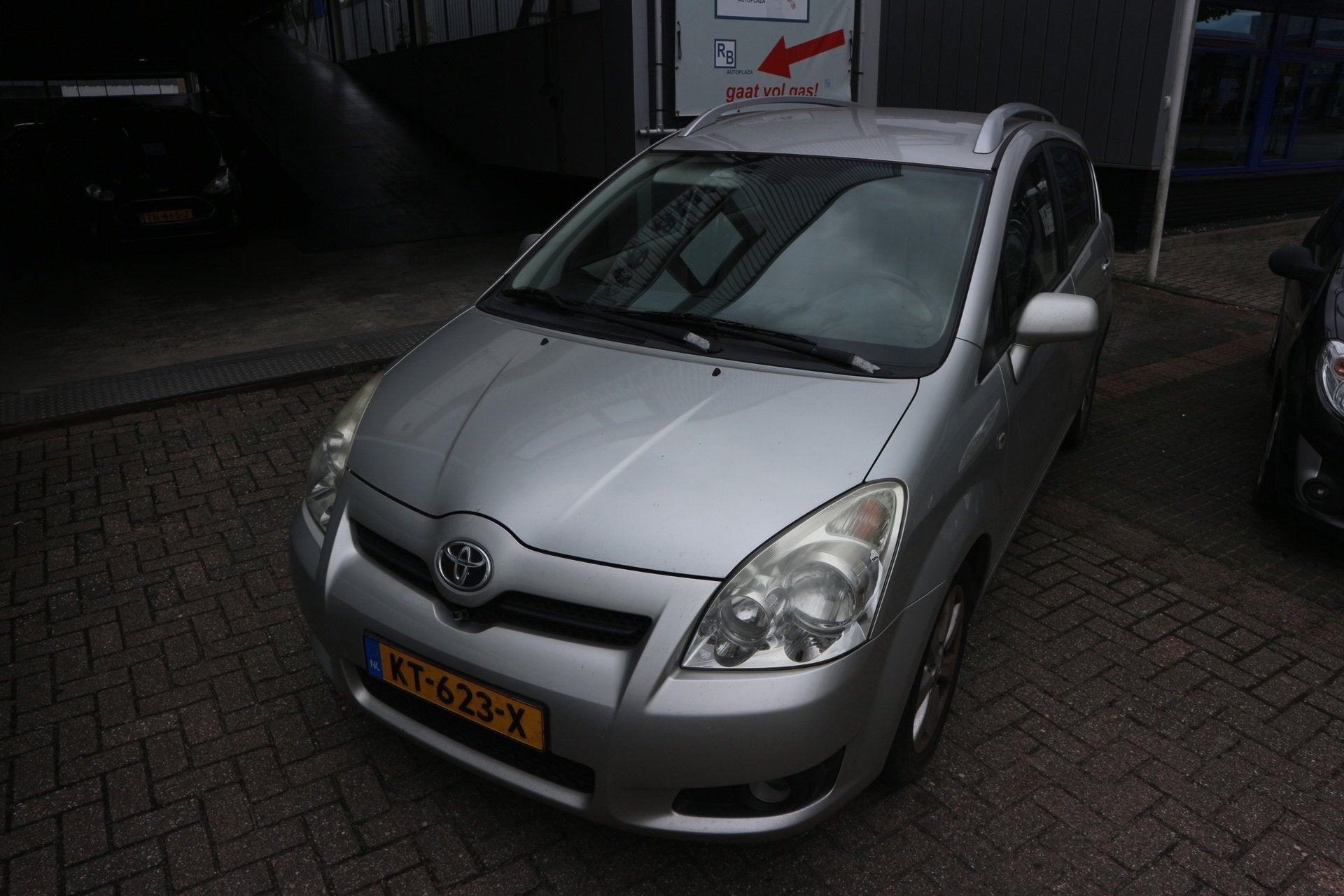 Toyota Verso 1.8 VVT-i Terra 7persoons / AUTOMAAT / AIRCO /, Auto's, Gebruikt, 4 cilinders, 129 pk, 7 stoelen