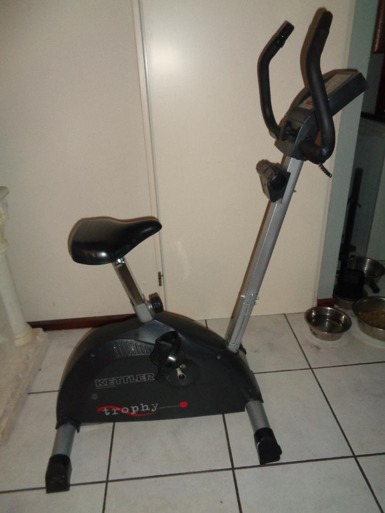 Hometrainer Kettler Trophy, Ophalen, Buik, Zo goed als nieuw, Metaal