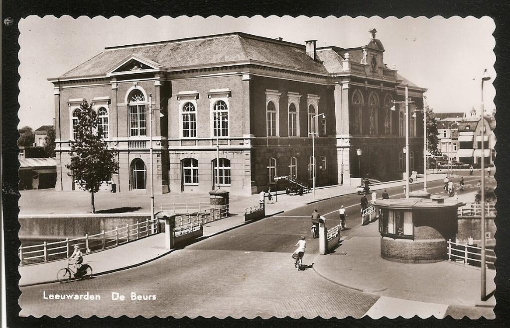 Leeuwarden, De Beurs, Ophalen of Verzenden, 1940 tot 1960, Gelopen, Friesland