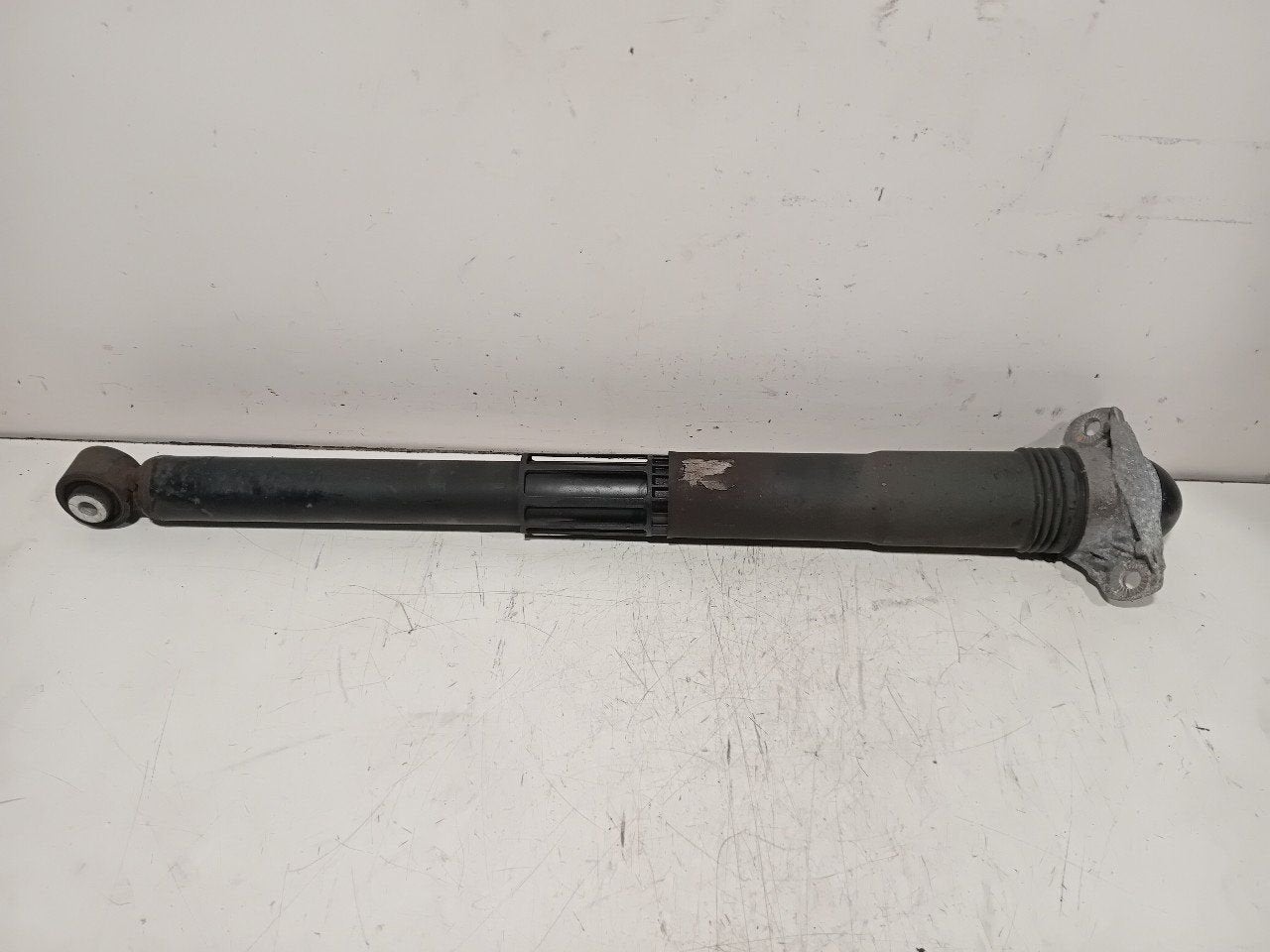Schokbreker links achter Volkswagen T-Roc, Auto-onderdelen, Onderdelen@venauto.nl, Van der Ven Autorecycling B.V., Gebruikt, Ettenseweg 76, 4706 PB Roosendaal, The Netherlands