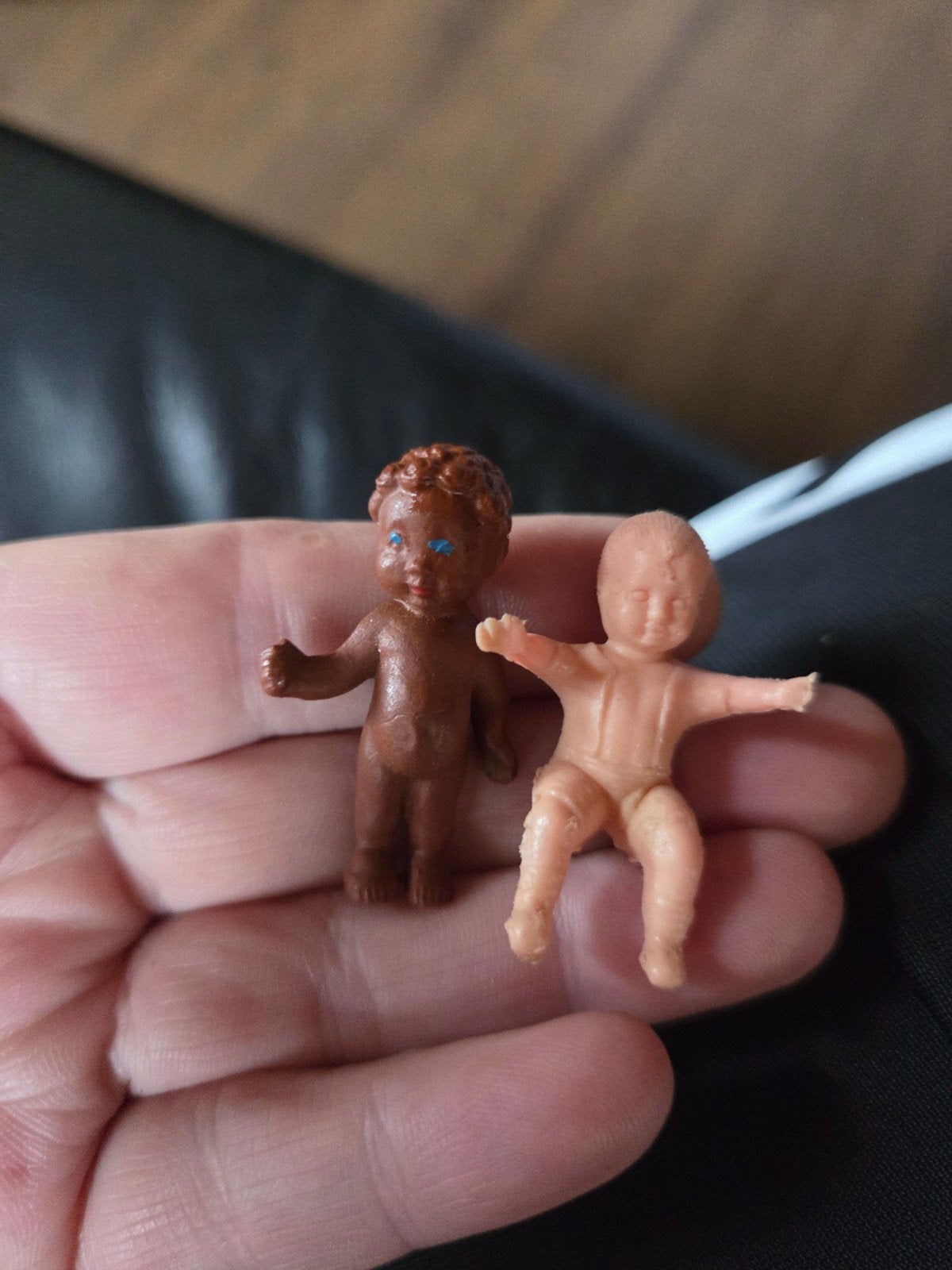 2 schattige miniatuur babypopjes - vintage speelgoed, Ophalen of Verzenden, Gebruikt, Babypop