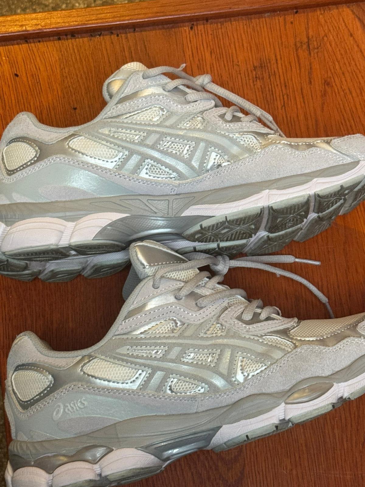 Schoenen asics, Ophalen of Verzenden, Zo goed als nieuw