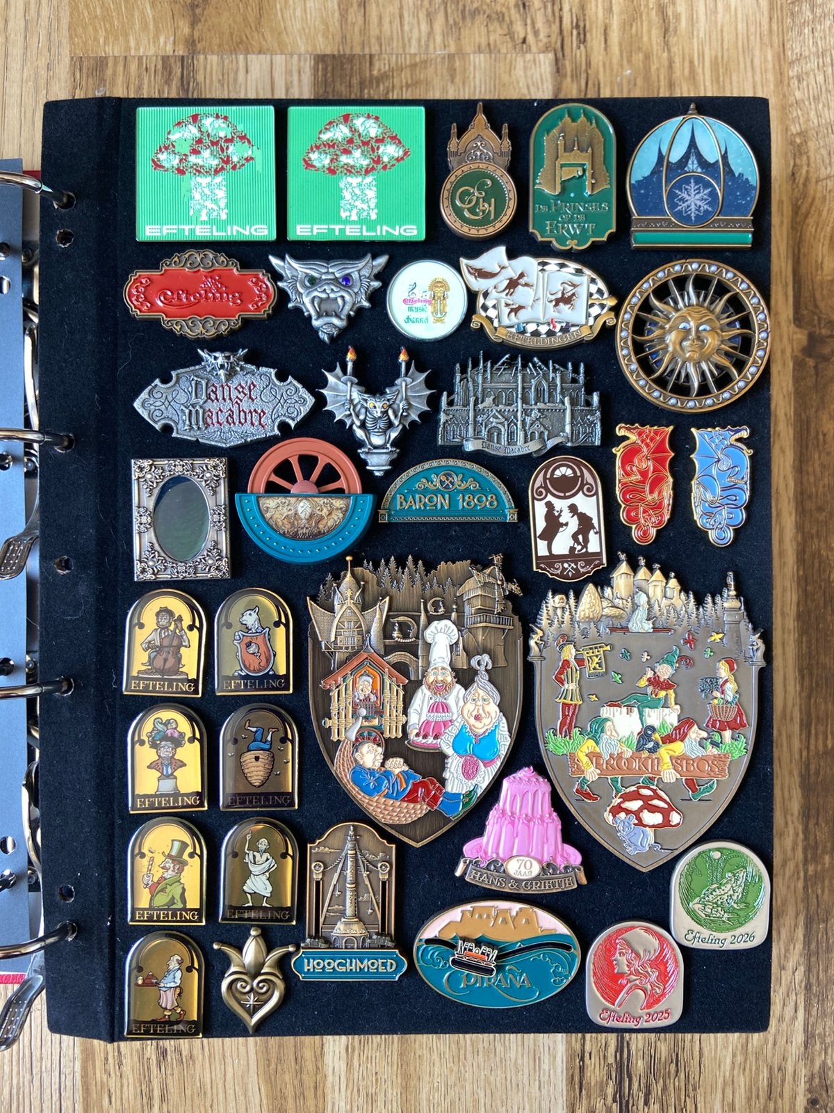 pretpark en dierentuin pins, Verzamelen, Verzenden, Zo goed als nieuw, Speldje of Pin