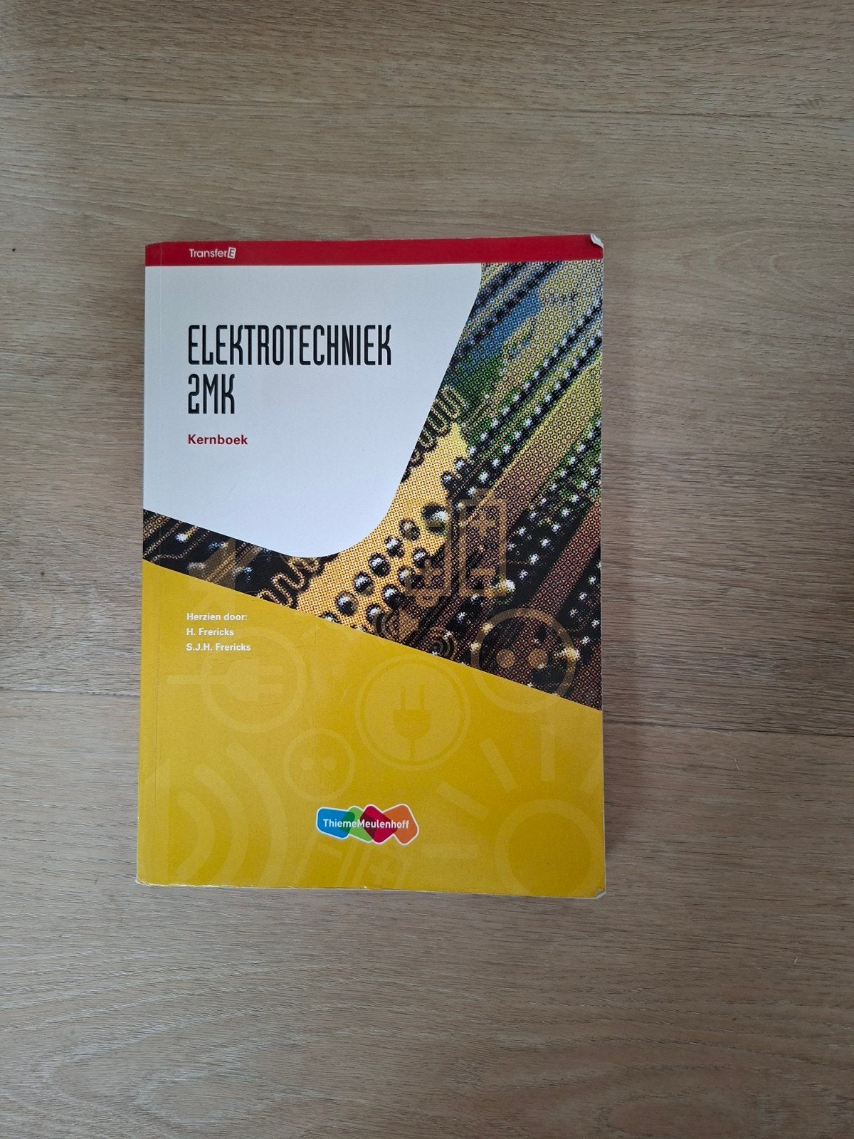 Elektrotechniek 2MK Kernboek - Thiememeulenhoff, Boeken, Ophalen of Verzenden, Zo goed als nieuw, MBO, H. Frencks, S.J.H. Frencks