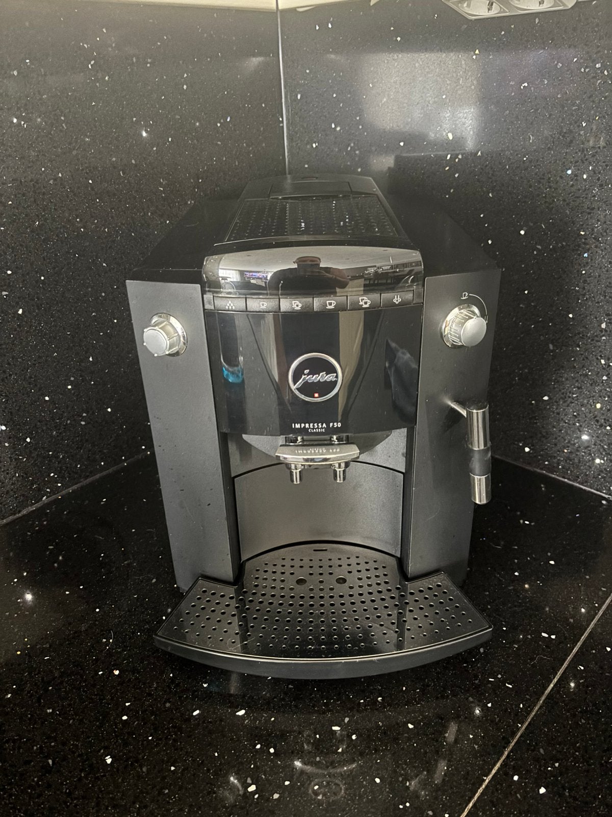 Jura impressa f50 classic koffiezetapparaat, Witgoed en Apparatuur, Koffiezetapparaten, Ophalen, Zo goed als nieuw, Koffiemachine