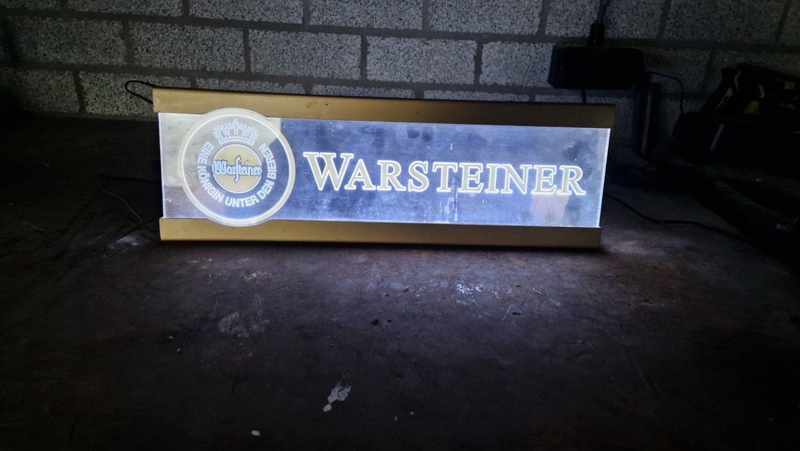 Warsteiner Lichtbak - Reclamebord, Verzenden