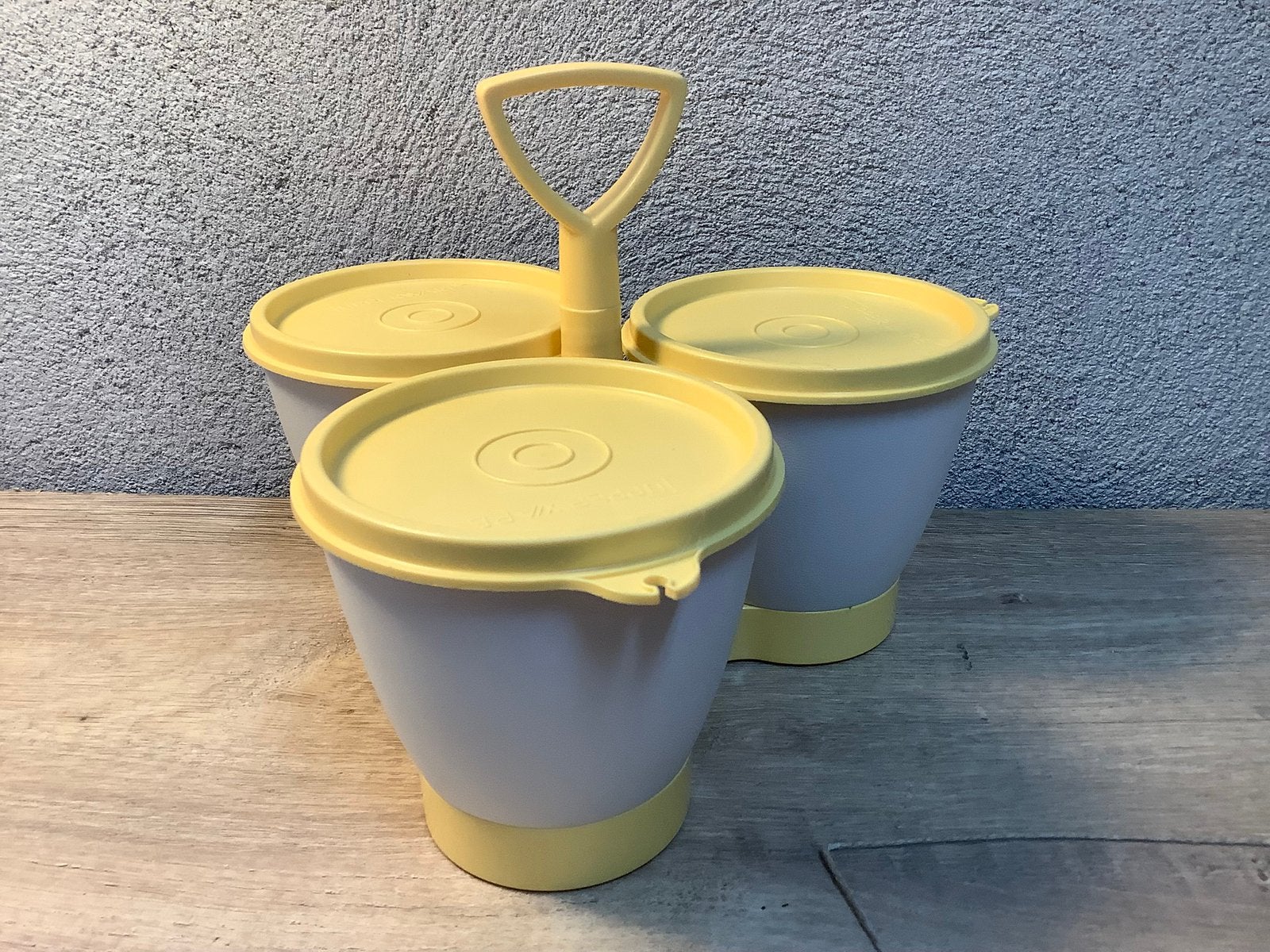 Vintage pastel geel Tupperware carrousel met bakjes, Ophalen of Verzenden, Gebruikt, Geel, Bak of Kom
