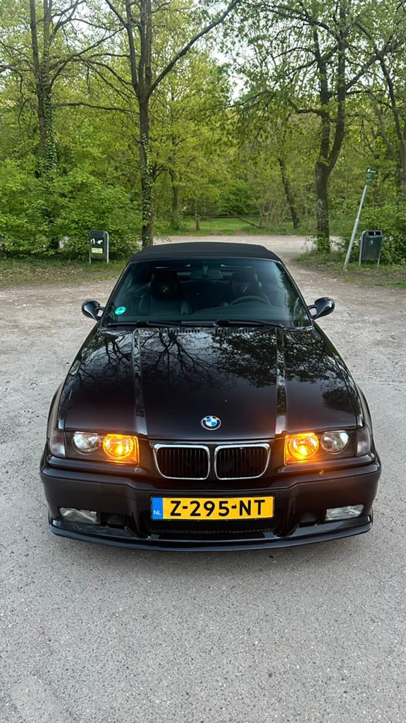 BMW E36 Cabrio, Achterwielaandrijving, Zwart, Cabriolet, 4 stoelen