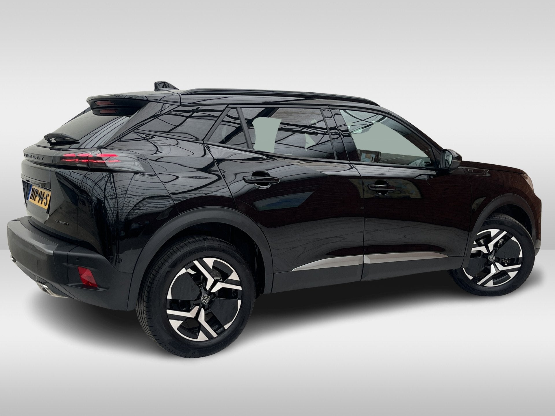 Peugeot 2008 Hybrid Automaat 145 GT | Camera voor + achter |, 1272 kg, Gebruikt, 1199 cc, Leder en Stof