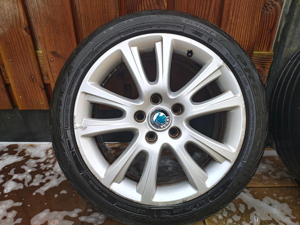 Originele skoda rs  17 inch velgen 225/45 R17 5x112, Auto-onderdelen, Banden en Velgen, Ophalen, Gebruikt, Banden en Velgen, 17 inch