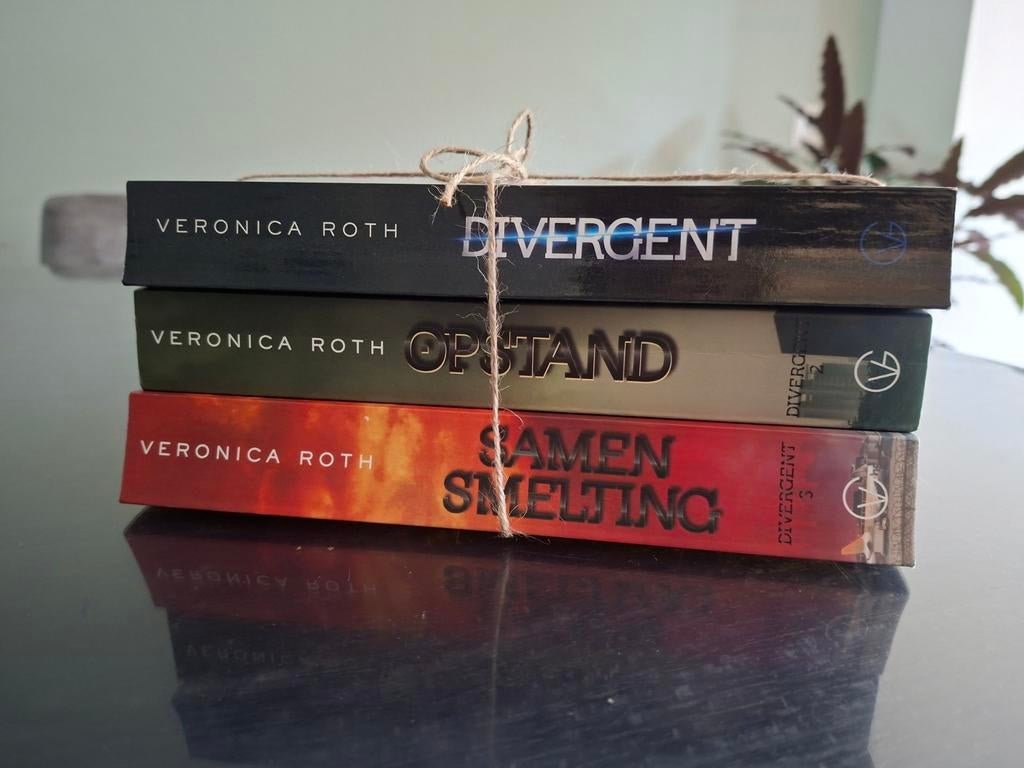 Divergent Trilogie (Divergent, Opstand, Samensmelting), Boeken, Ophalen of Verzenden