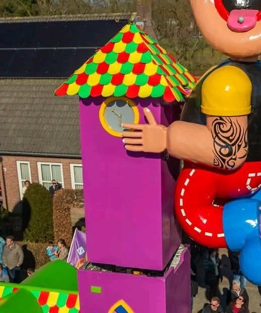 Carnavalswagen kerktoren, Ophalen, Zo goed als nieuw