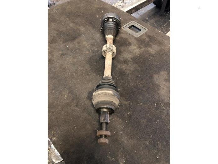Aandrijfas links-voor van een Volkswagen Passat, Gebruikt, -, Volkswagen, -