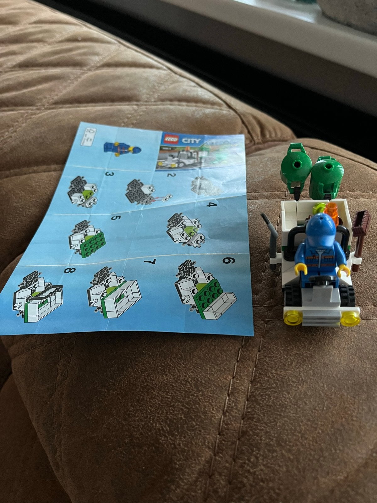 Lego City 30313 Vuilniswagen met minifiguur en instructies, Kinderen en Baby's, City, Lego, Ophalen of Verzenden, Zo goed als nieuw