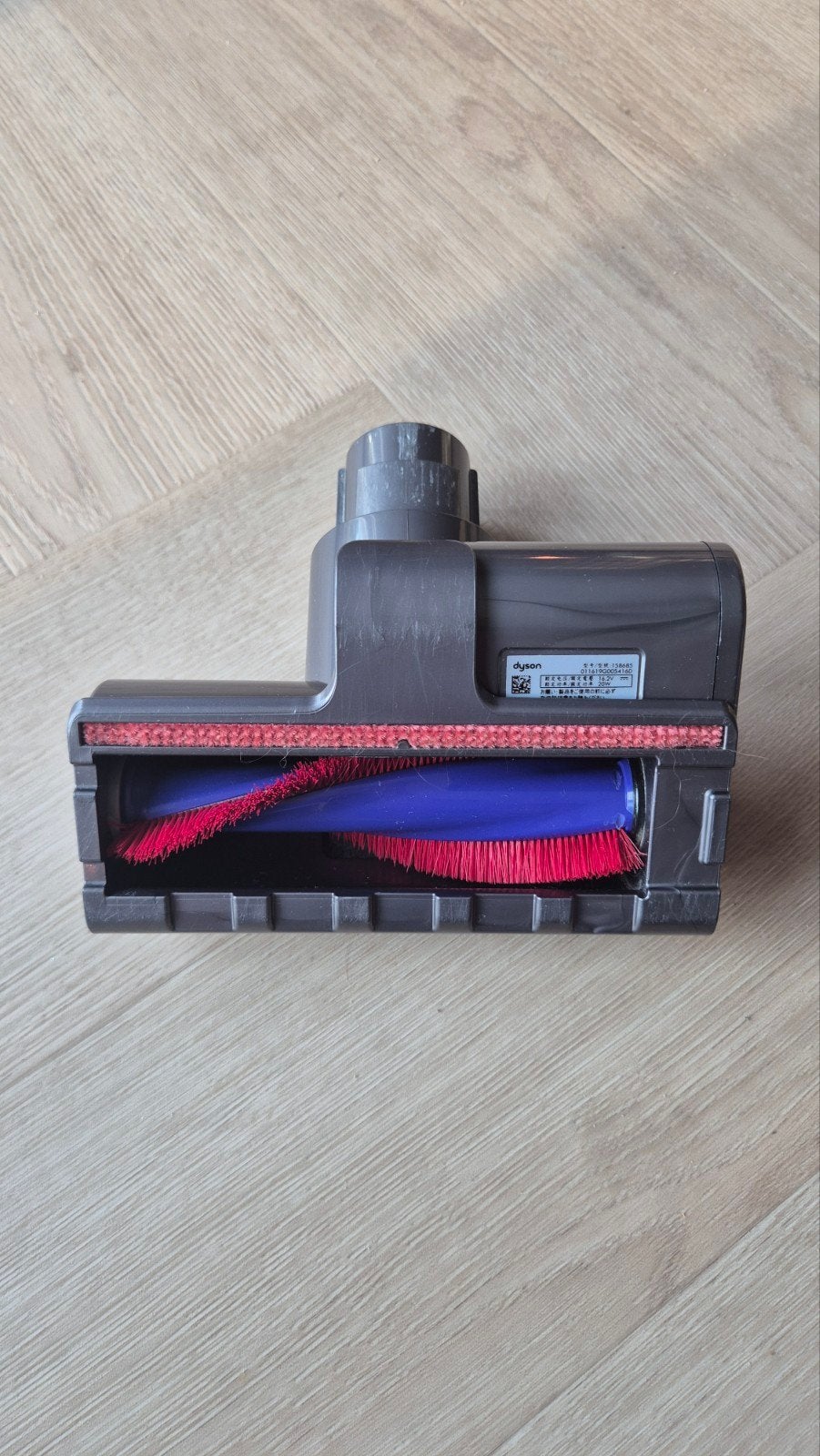 Foto 15 van Dyson V8 Absolute steelstofzuiger met accessoires