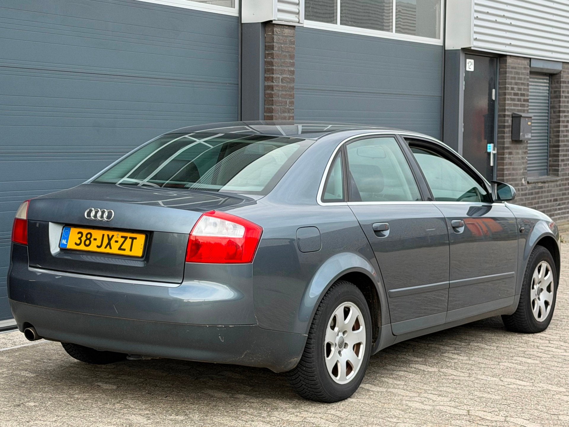 Audi A4 Limousine 2.0 CLIMA CRUISE APK, Auto's, Stof, Gebruikt, Zwart, 4 cilinders
