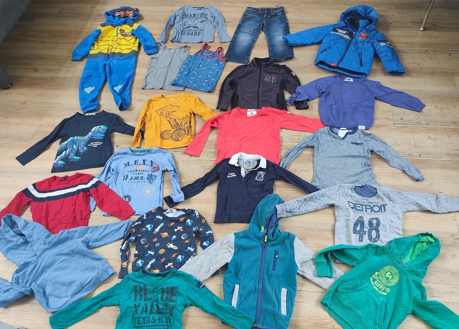 21 delig jongens kledingpakket maat 110 116 winterjas cars, Ophalen of Verzenden, Gebruikt, Jongen
