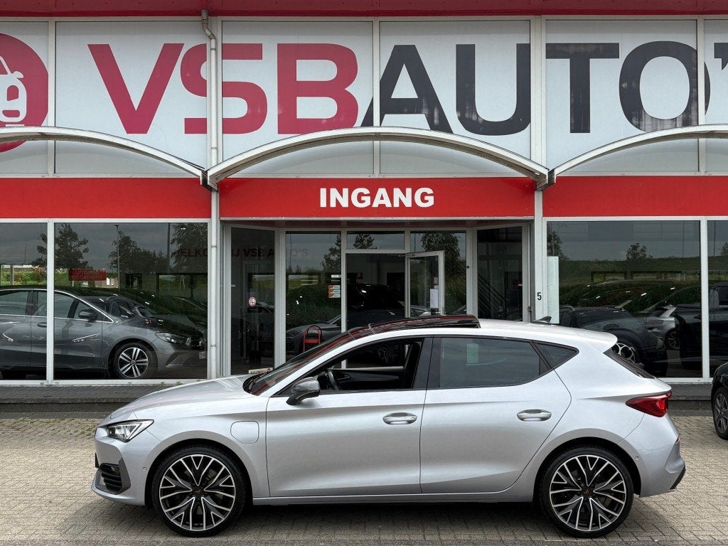 Cupra LEON 1.4 E-HYBRID AUT. 245PK VZ PERFORMANCE PANO-DAK L, Auto's, Cupra, Automaat, Gebruikt, Huisgarantie, 4 cilinders