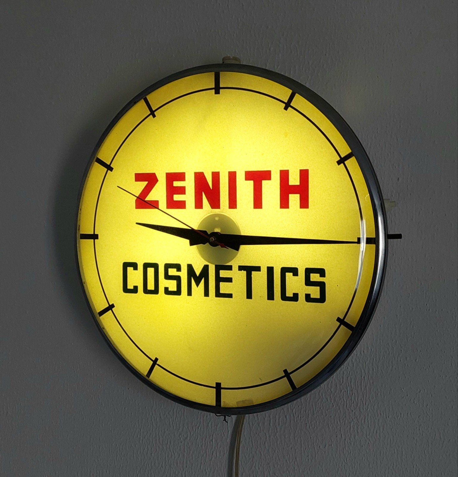 Oude Zenith Cosmetics Reclame Klok met verlichting lichtbak, Ophalen of Verzenden, Gebruikt, Lichtbak of (neon) lamp
