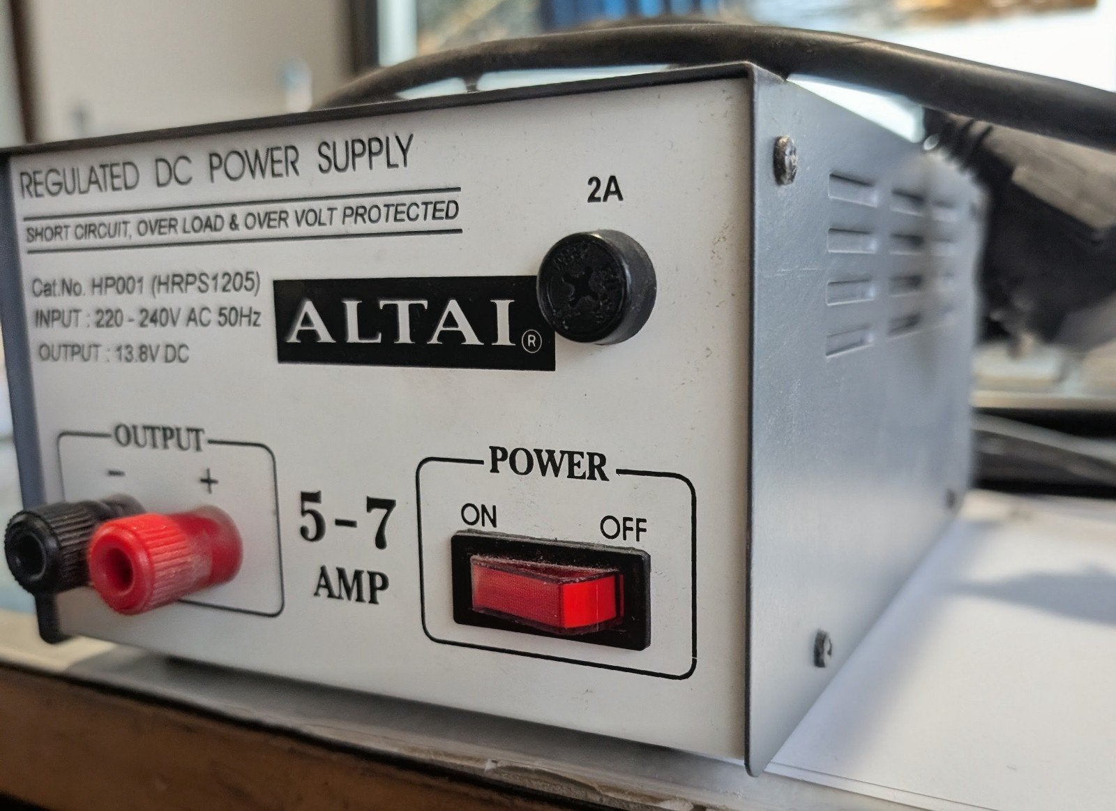 ALTAI Gereguleerde DC Voeding 13.8V 5-7A, Ophalen of Verzenden, Gebruikt