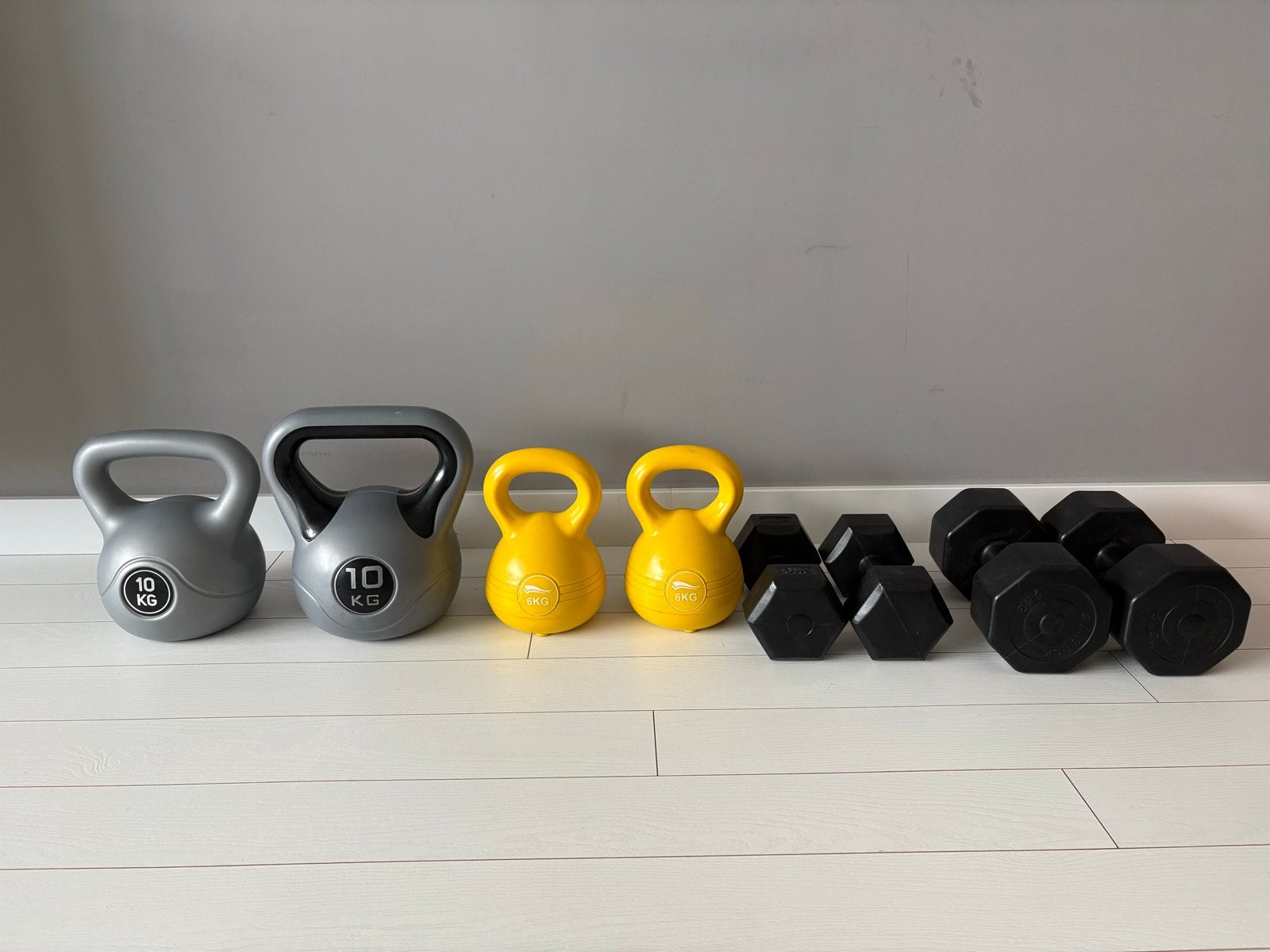 Kettlebells (10kg, 6kg) en Dumbbells (5kg, 3kg) - Set, Ophalen, Zo goed als nieuw, Dumbbell
