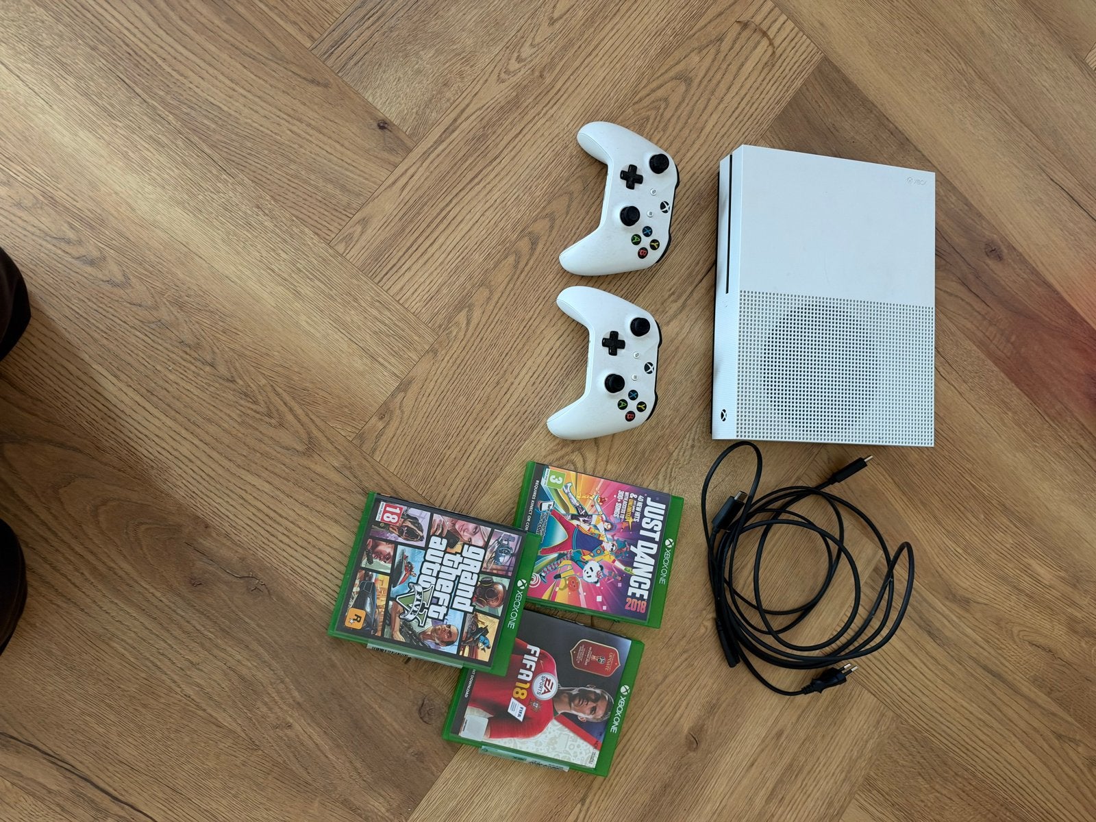 Xbox One S met 2 controllers en 3 spellen, Ophalen, Gebruikt
