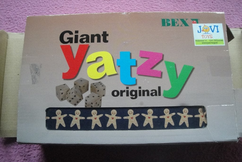 GIANT YATZY ORIGINAL  BORDSPEL VOOR MEER SP. 3,95euro., Een of twee spelers, Ophalen of Verzenden, Zo goed als nieuw, Reisspel