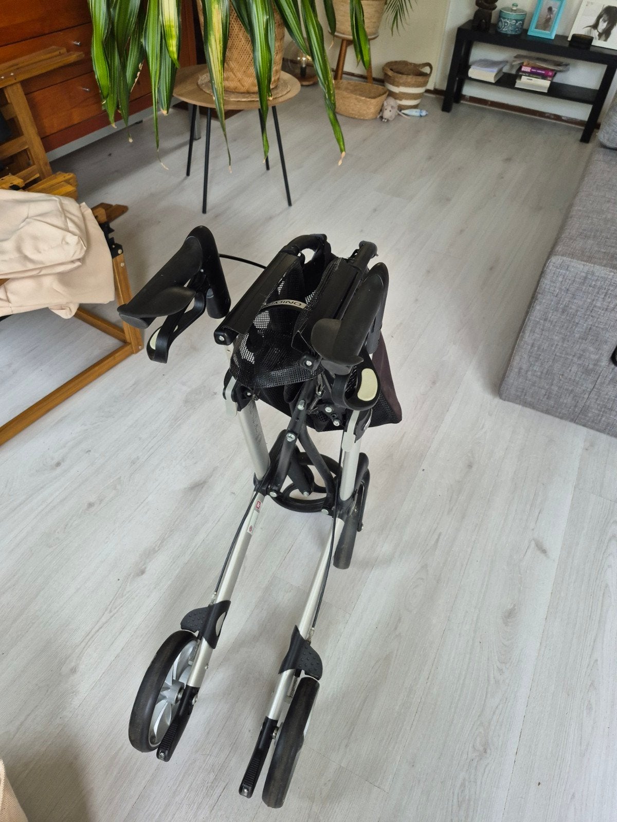 Super licht  opvouwbaar rolatortje, Diversen, Rolstoelen, Ophalen, Duwrolstoel