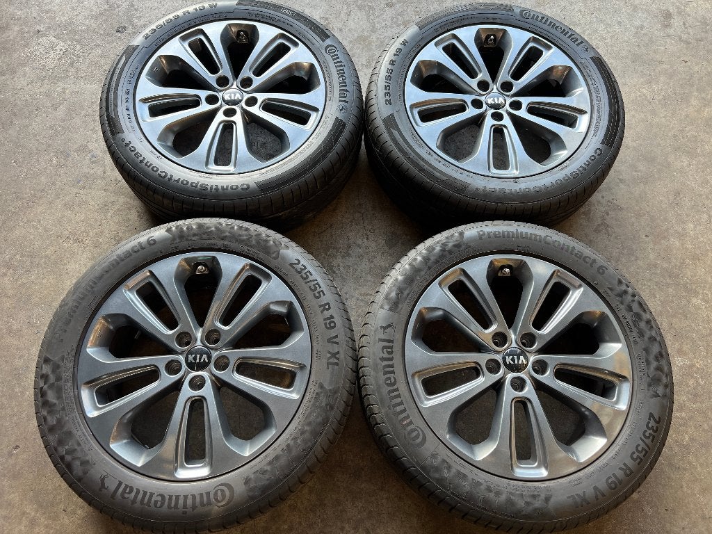 5x114,3 19 inch Kia Sorento, Sportage Velgen + Banden + TPMS, Auto-onderdelen, Banden en Velgen, Gebruikt, Banden en Velgen, 235 mm