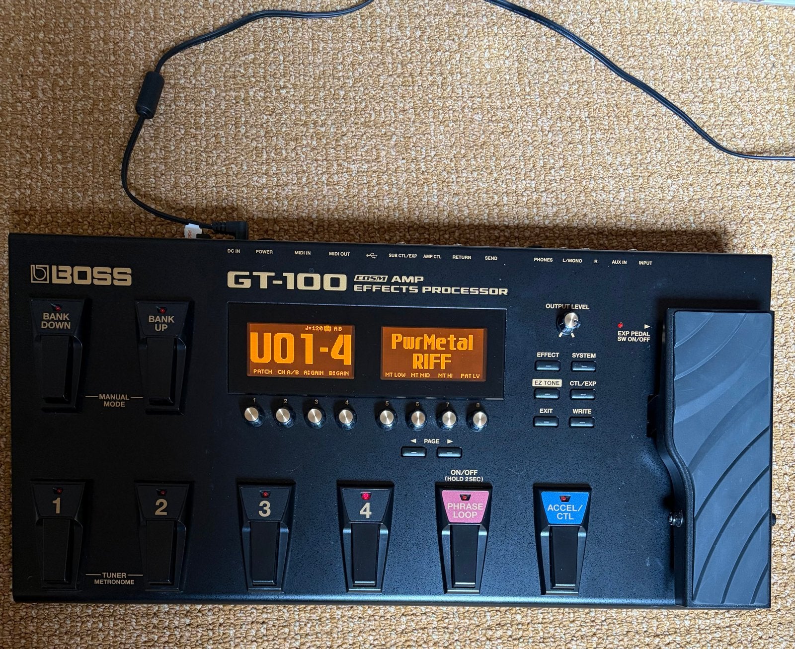 Boss GT-100 V2 multi-effectprocessor gitaar | met flightcase, Muziek en Instrumenten, Effecten, Ophalen, Zo goed als nieuw, Multi-effect
