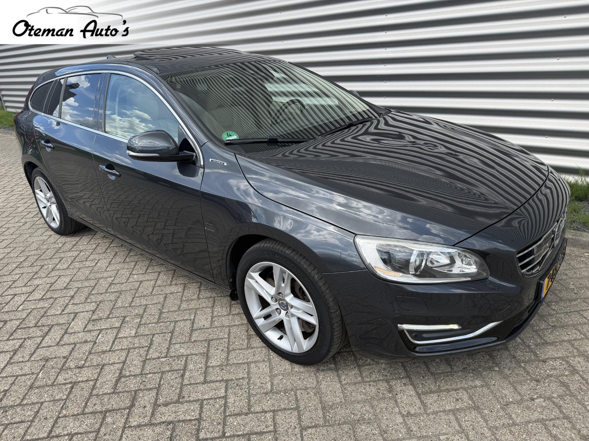 Volvo V60 2.4 D6 AWD Plug-In Hybrid Summum, Automaat, Vierwielaandrijving, Automatische klimaatregeling, 11 kWh