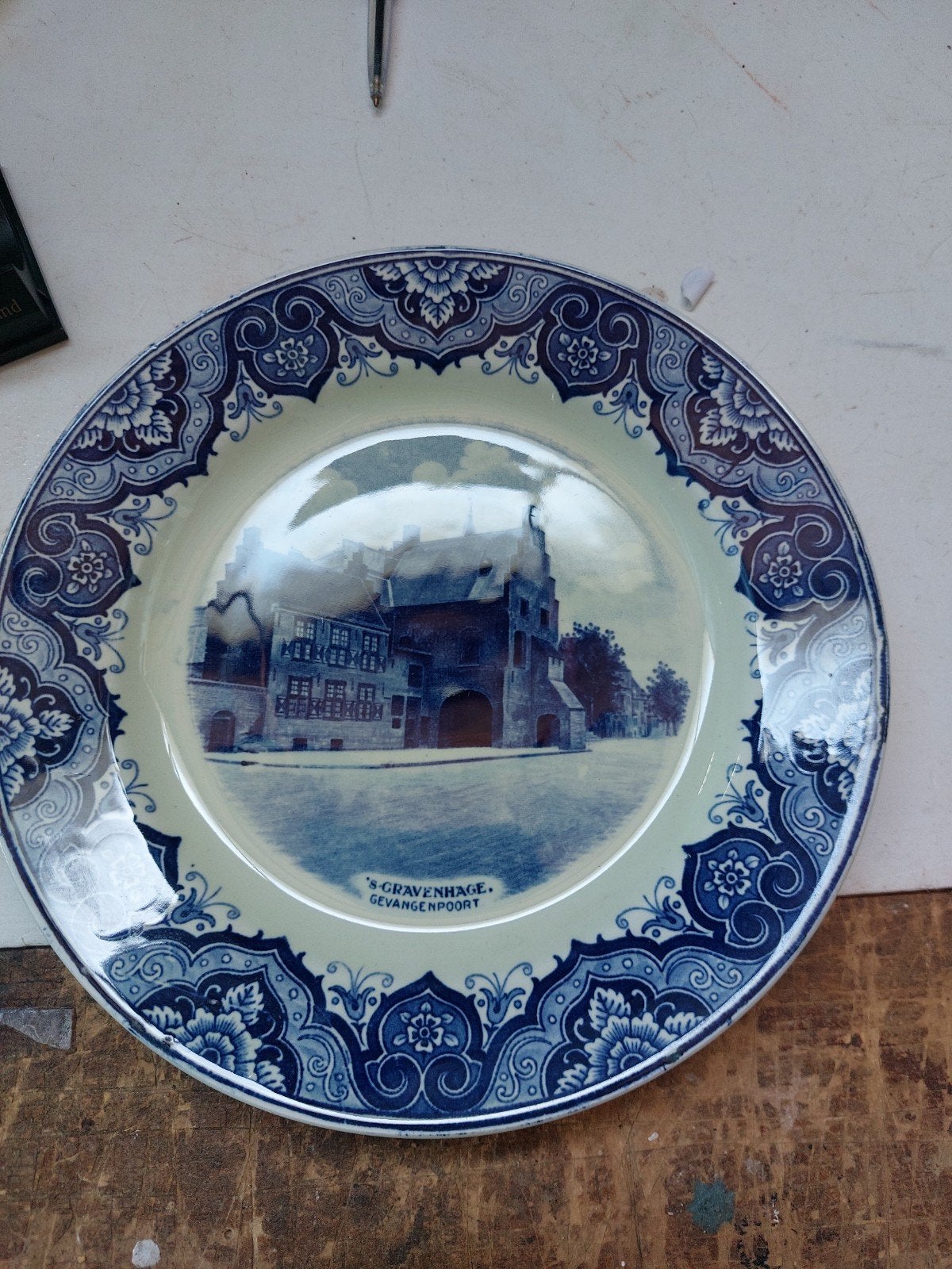 Delfts Blauw bord 's Gravenhage Gevangenpoort, Antiek en Kunst, Ophalen