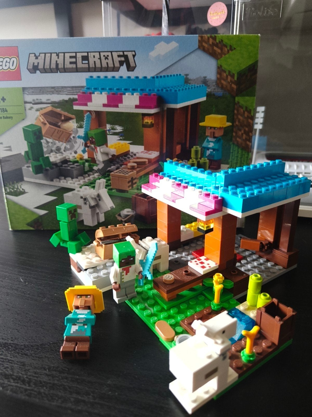 LEGO Minecraft De Bakkerij (21184) - Compleet met doos, Ophalen of Verzenden, Zo goed als nieuw