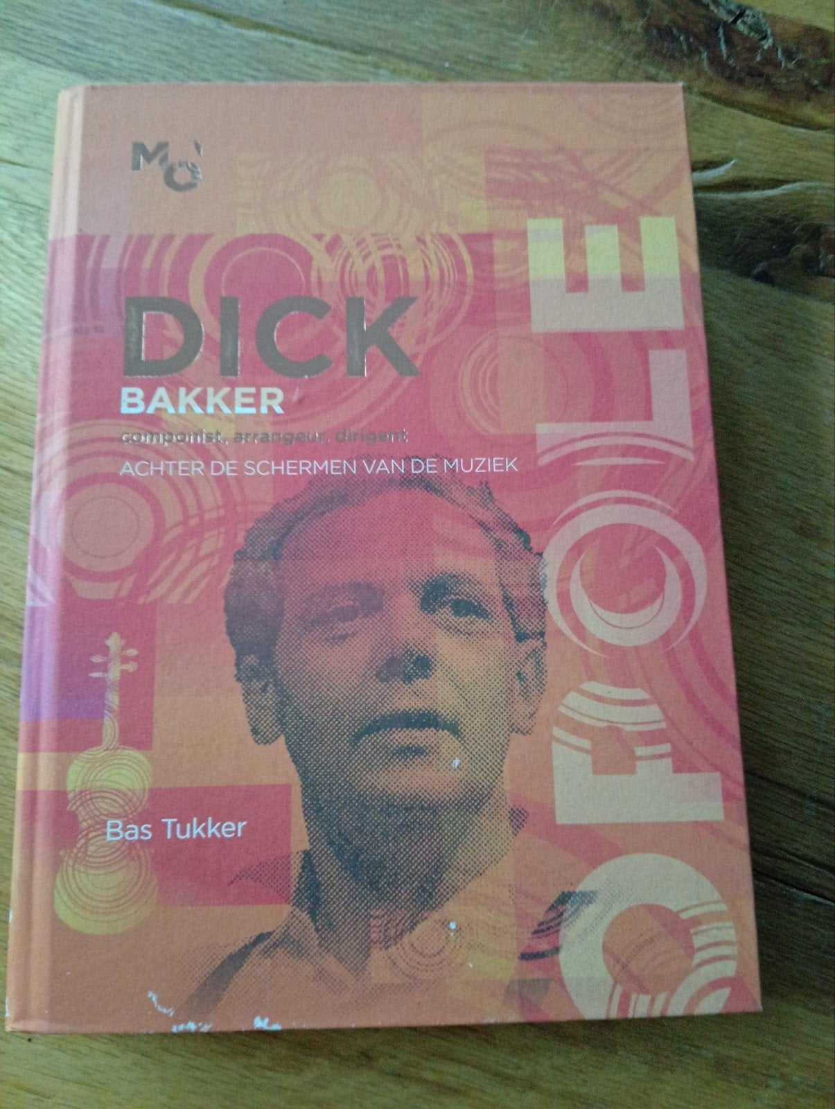 Dick Bakker: Achter de schermen van de muziek, Boeken, Muziek, Ophalen of Verzenden