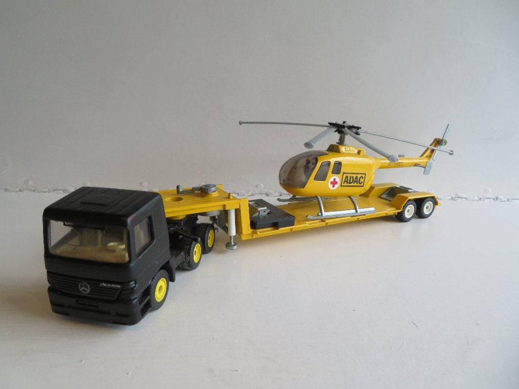 Siku Mercedes Actros, Trailer met Adac helicopter, Ophalen of Verzenden, Bus of Vrachtwagen