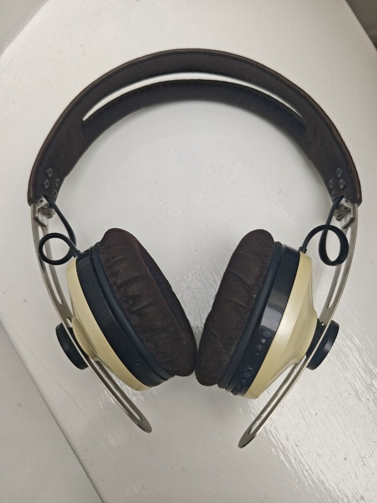 Sennheiser Momentum On-Ear Wireless Bluetooth, ivory