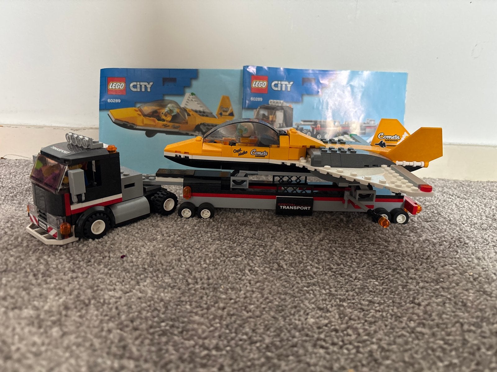 Lego City 60289 Jettransport met vrachtwagen