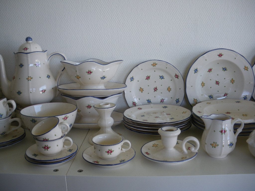 Zeller Petite Rose servies, Overige merken, Ophalen of Verzenden, Zo goed als nieuw, Bord(en)