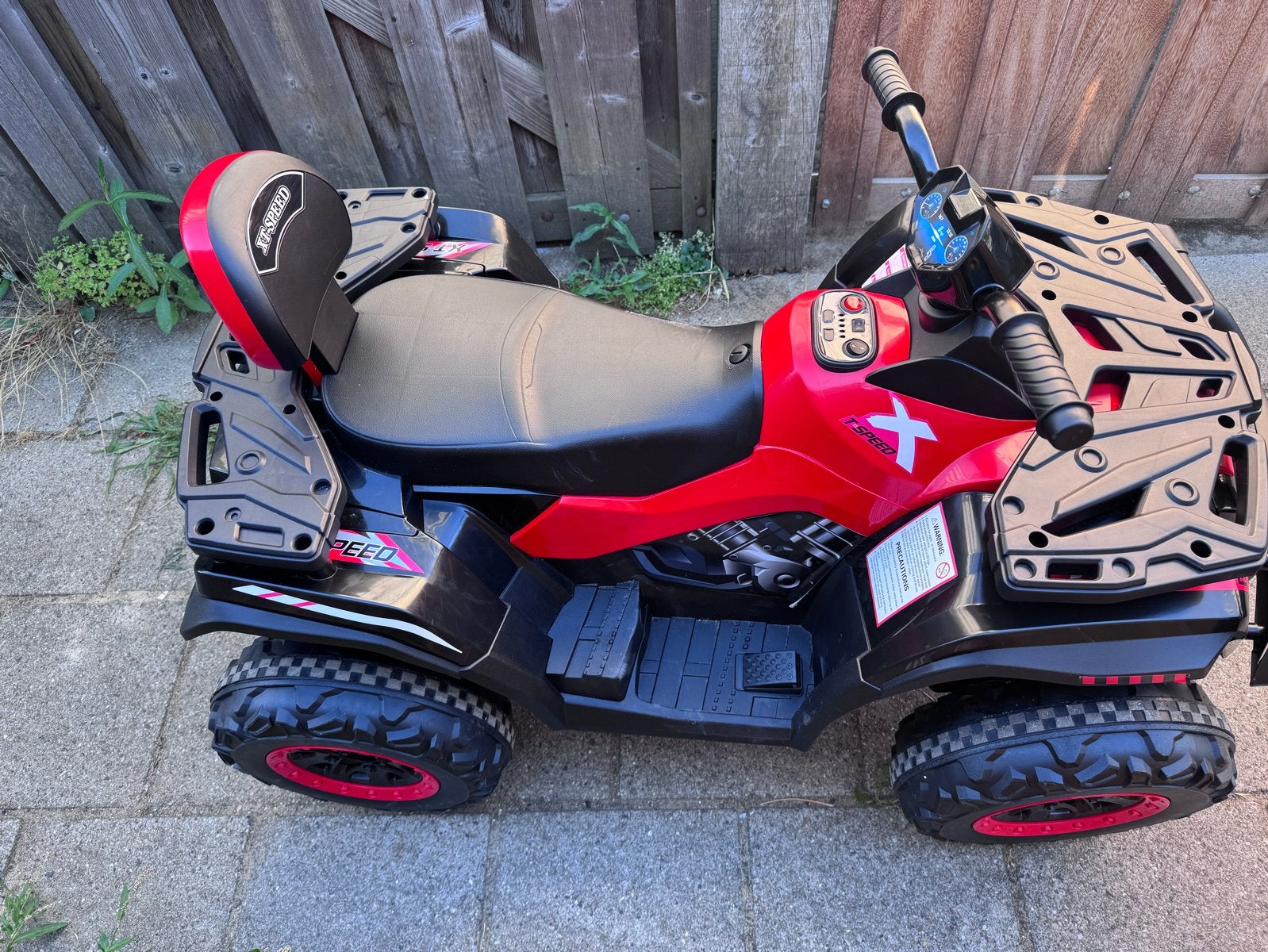 Elektrische kinderquad - 'maar een paar keer gebruikt', Zo goed als nieuw
